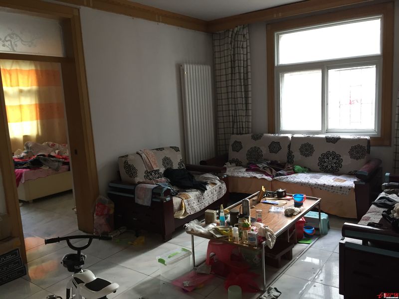 送十八平地下室，五十平車庫，證滿五年，支持貸款