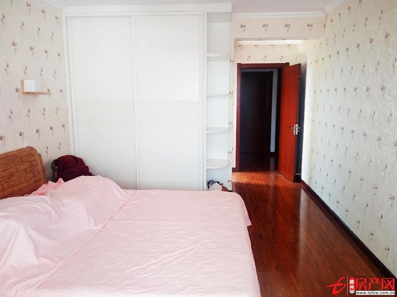 問天三期，精裝3房，黃 金樓層，可貸，送全部家具家電，婚房