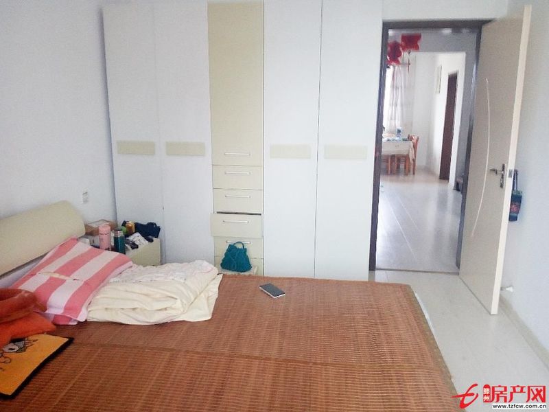 濱江國際二期復式，166平，送車庫和儲藏室，滿五，南北雙露臺