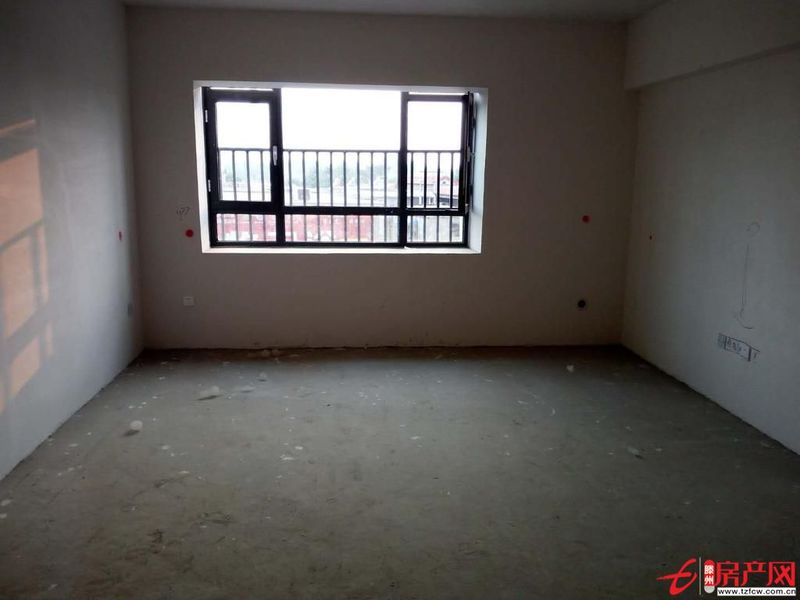 急售佳美C區，3室2廳，115平，72萬，毛坯，全款，無綁定