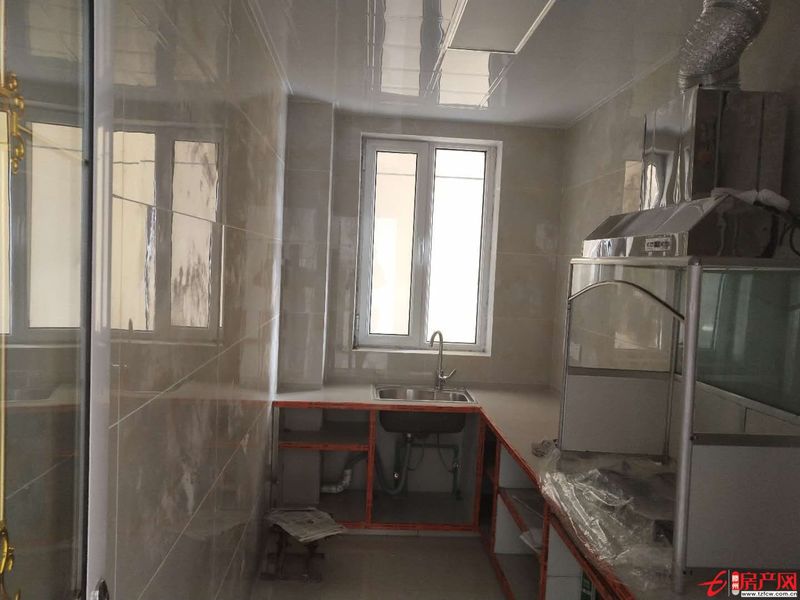 荊善安居四樓兩室朝陽，緊鄰善國商貿城，實驗小學