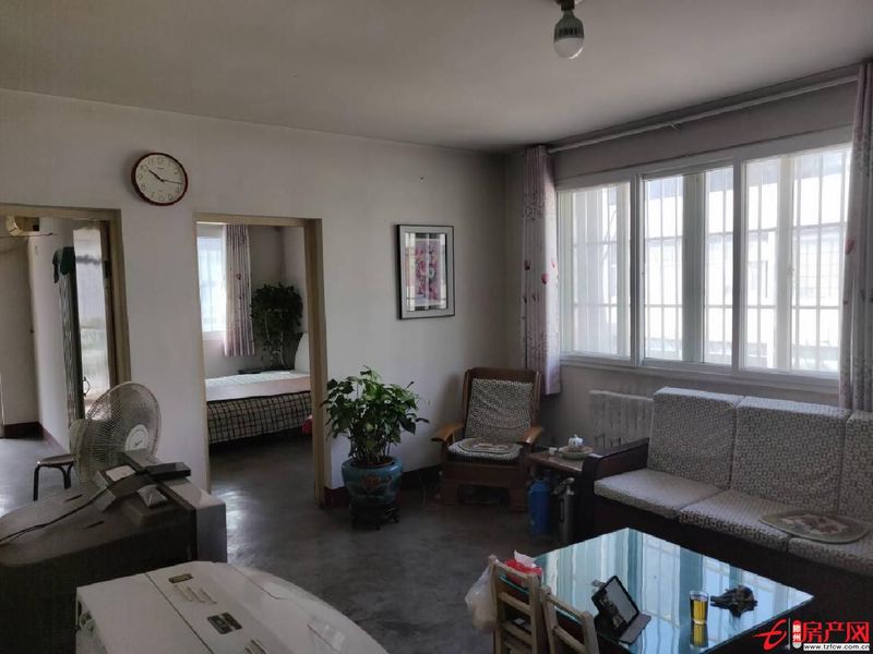 尚賢居好樓層+全明戶型+大三室+生活設施齊全+證滿五年可貸款