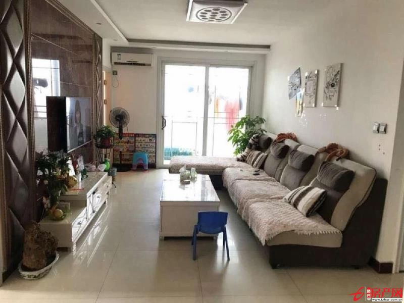 威尼斯！臥室客廳朝陽+精裝+可以貸款+僅售93萬