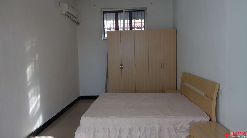 新華街獨院出租，拎包即住