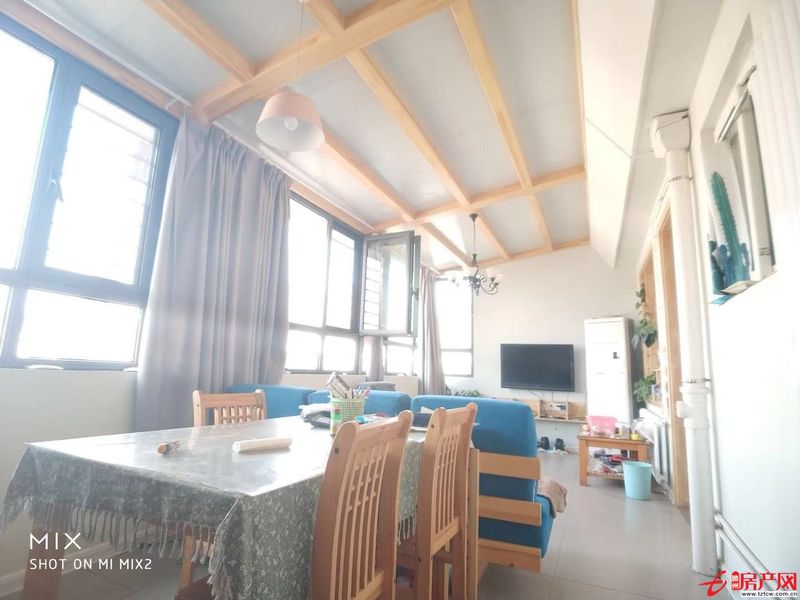 振興花園大三室朝陽豪華裝修，滿五可貸款隨時看房