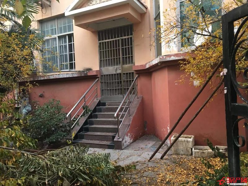 東新家園復試1樓+2樓，開放式院落