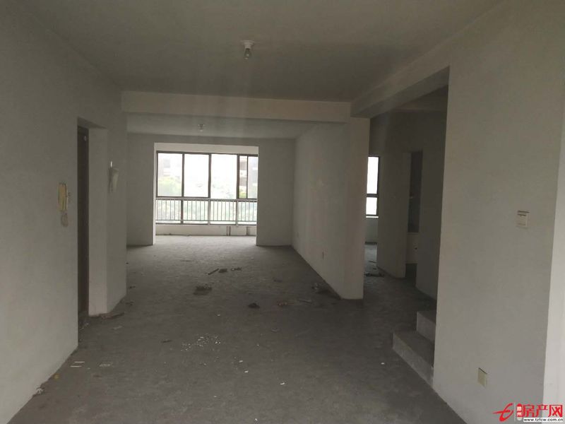 滕都帝景復式三四樓復式毛坯南北通透采光非常好