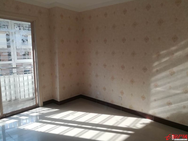 翠湖天地小高層精裝修全朝陽采光很好送儲藏室可以分期