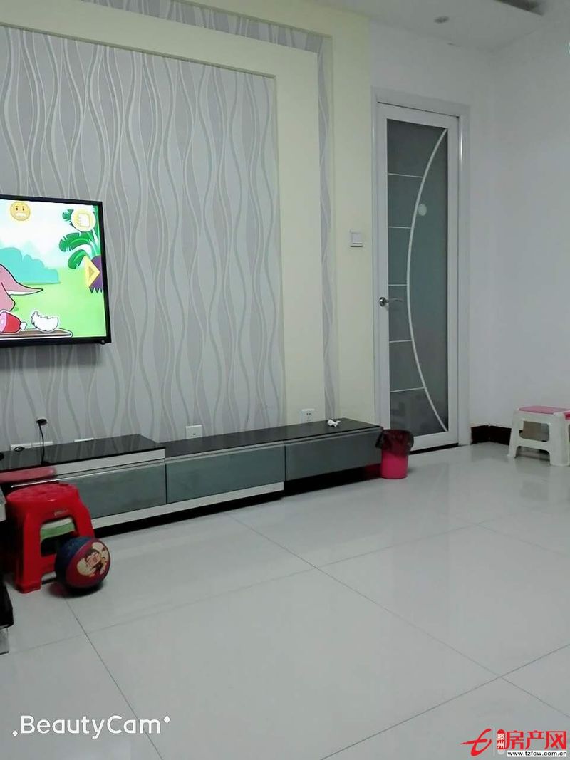 婚房精裝修，拎包即住！家具家電齊全。