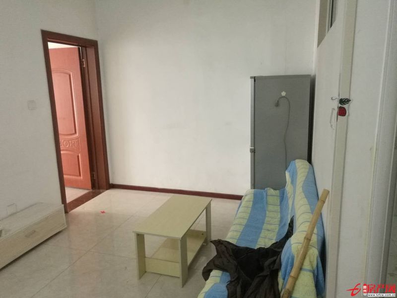 學區房，拎包入住，新房精裝，家具家電齊全