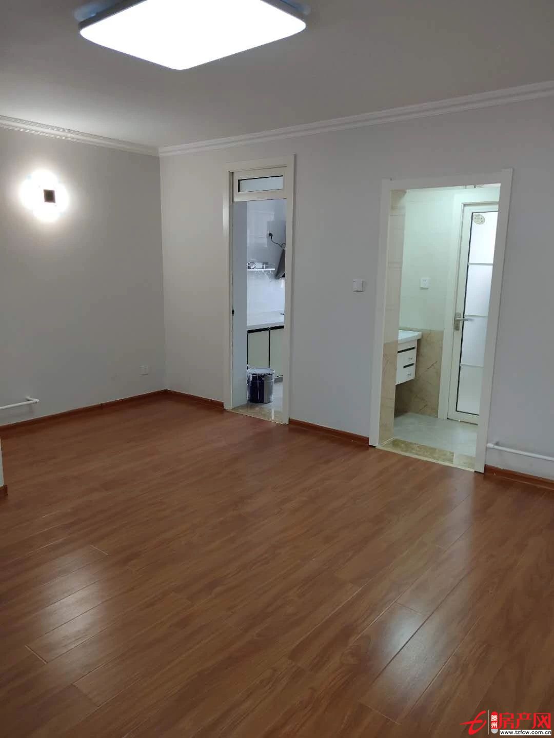 誠信花園 三室兩廳 精裝修 證滿五年 可貸款 有儲藏室