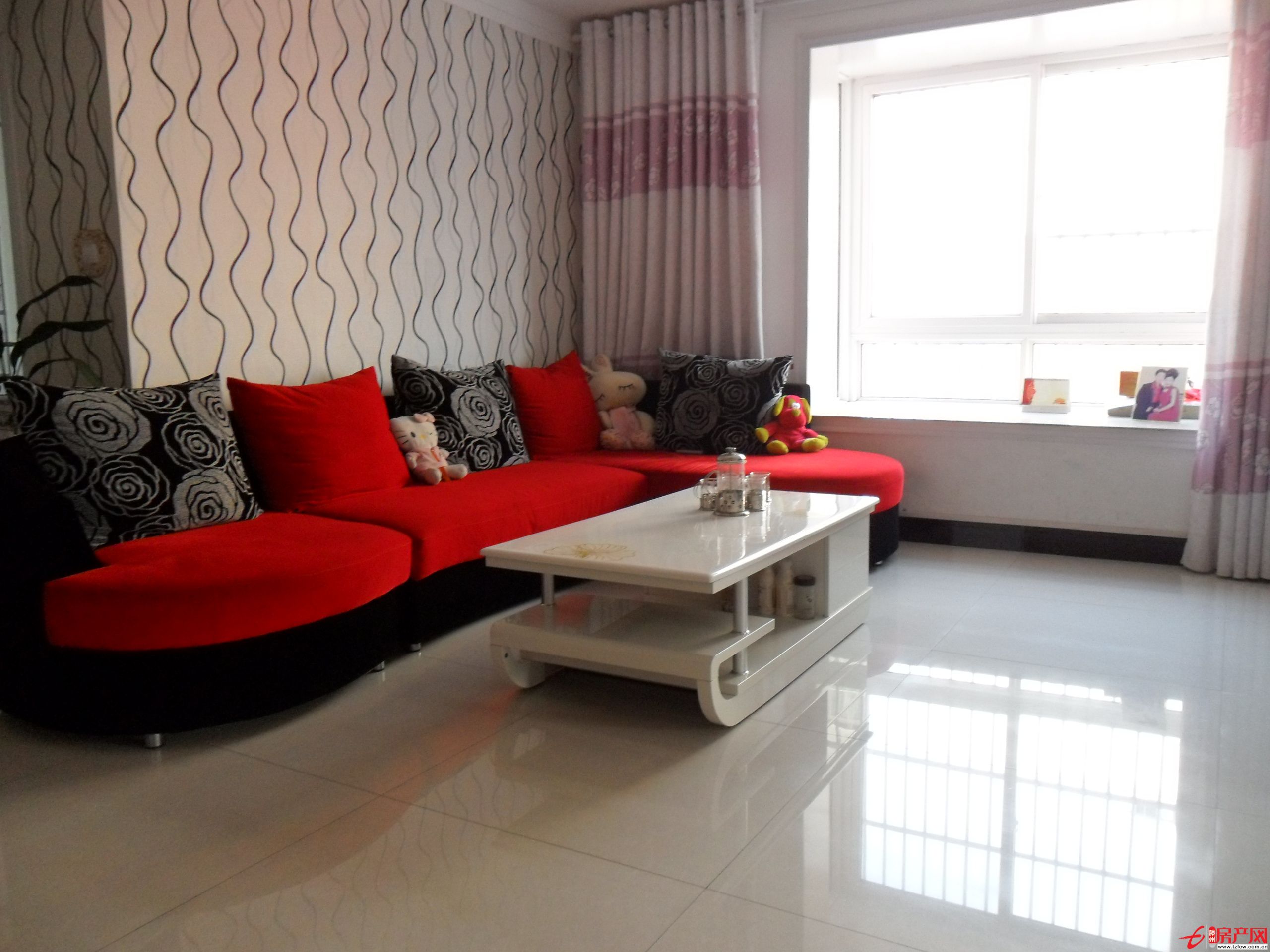 香格里拉小區，南北通透精裝修，學區房，交通方便生活方便