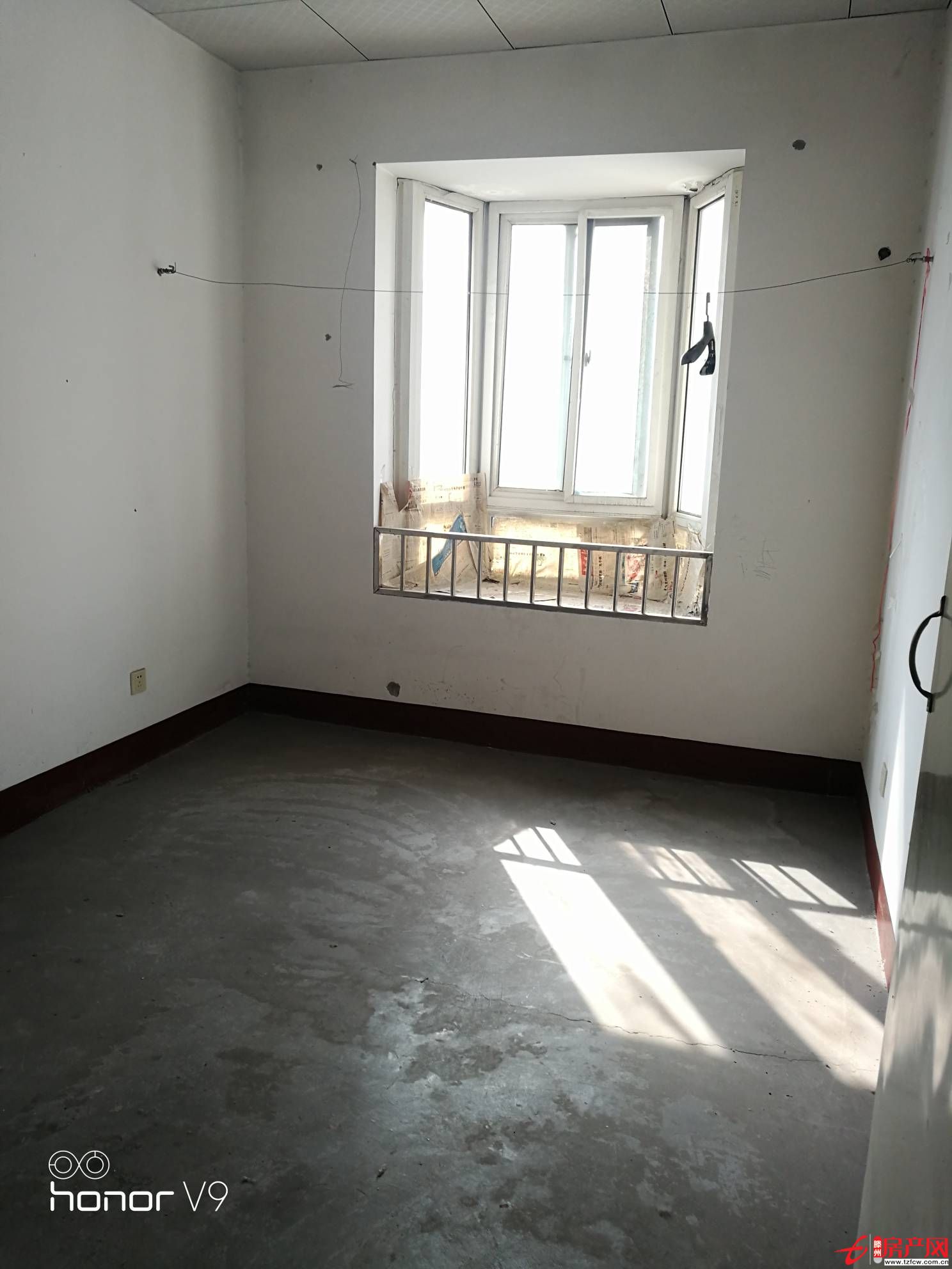 麗都水岸東區，多層六樓毛坯，三室兩廳130平85全款更名下證