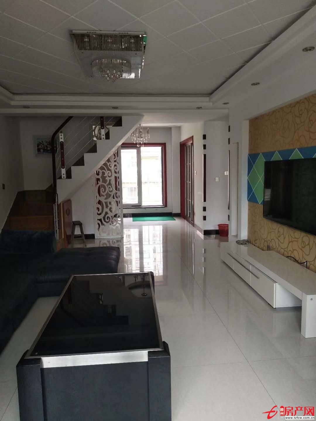 陽光國際 三室兩室 精裝修 家具家電齊全 56復試 隨時看