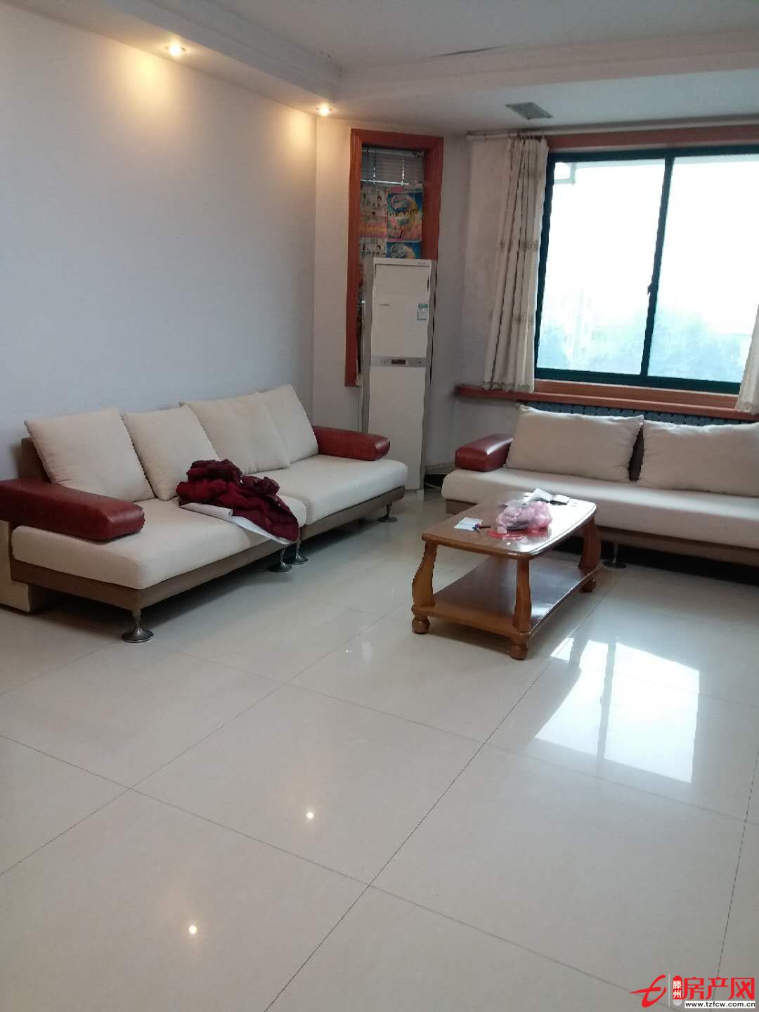 濱江二期，出租，拎包即住。