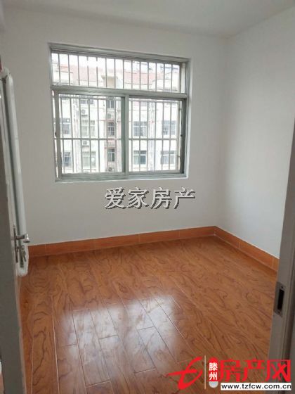 清河花園三室兩廳，證滿五年可貸款，精裝修送儲藏室