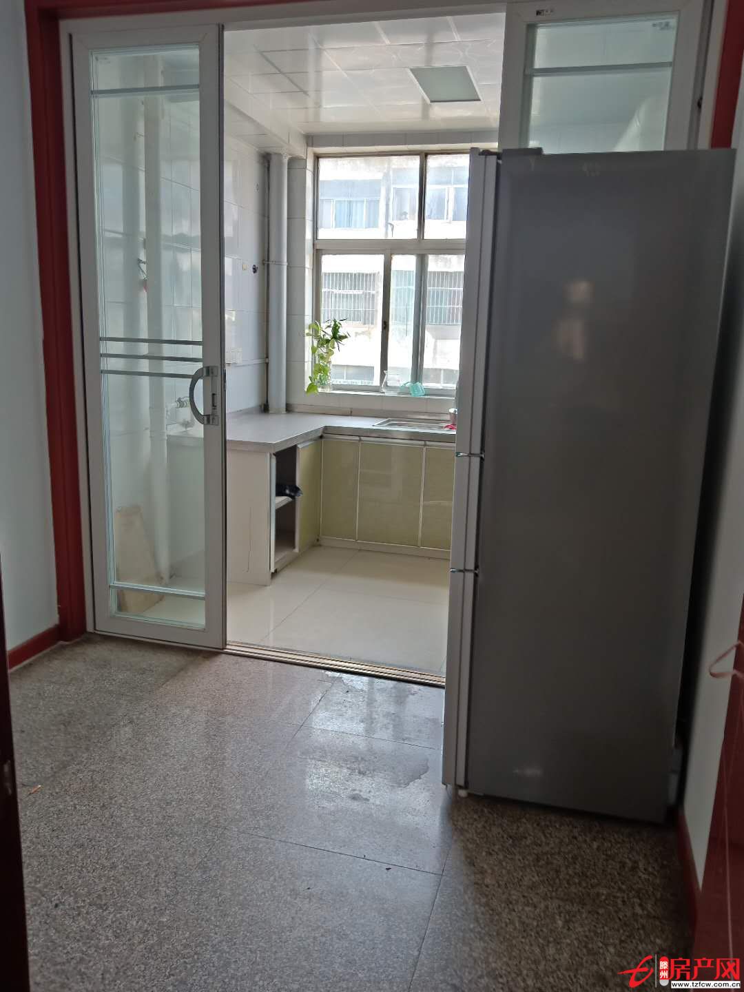 奎文小區多層4東戶 三室 繁華地段 證滿5可貸款 交通便利