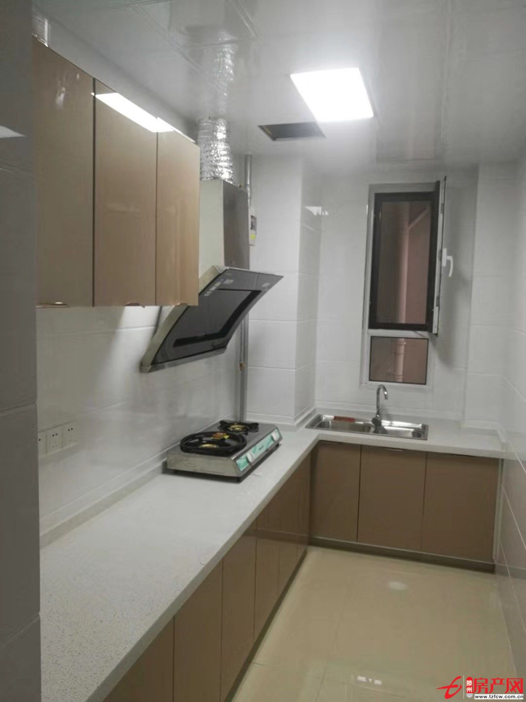 學區房、交通便利，