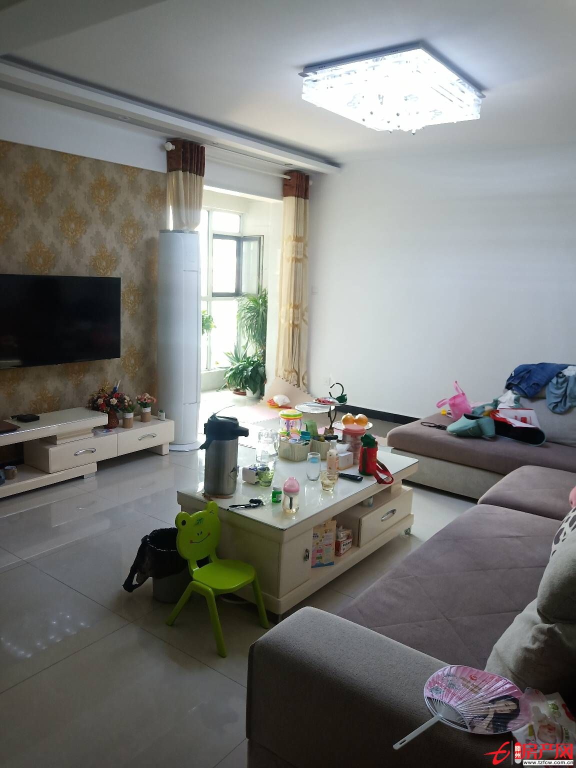 海上明月精裝修三室兩廳一衛，122平125萬，送部分家具家電