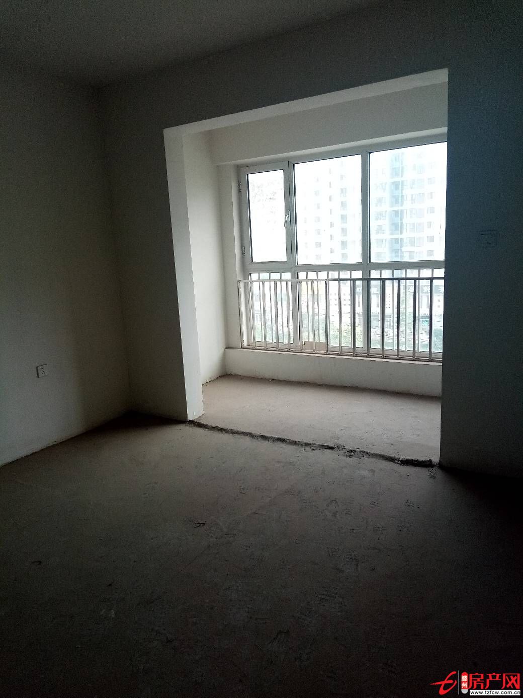 涵翠苑B區前排 三室兩廳一衛 毛坯房 南北通透 可貸款