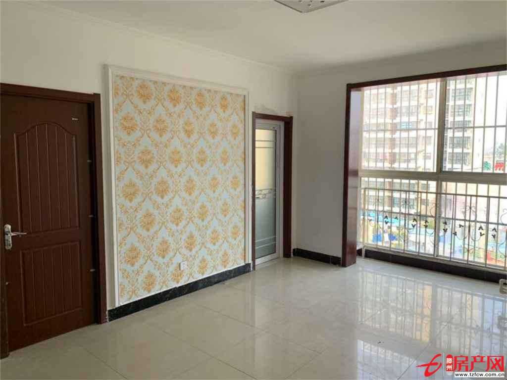 美明佳苑多層，三室一廳，精裝修，配合貸款