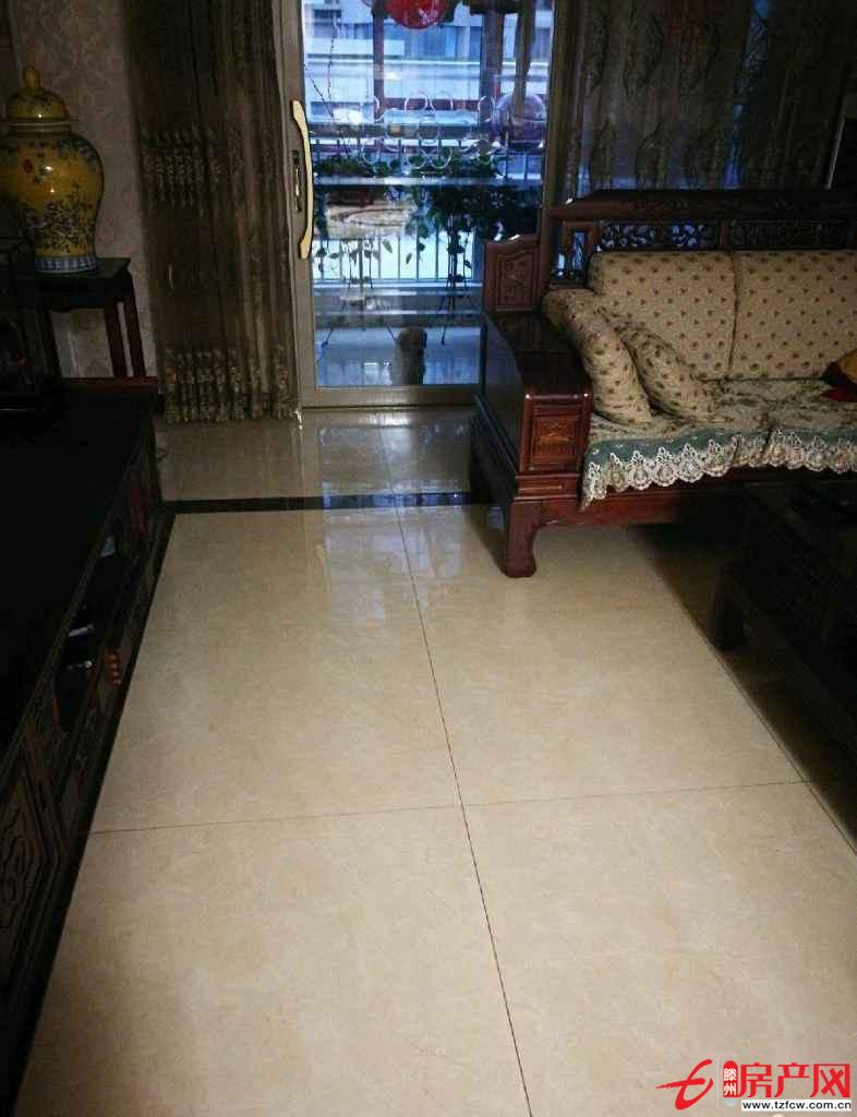 涵翠苑區多層三樓戶型好，四室兩廳豪華裝修