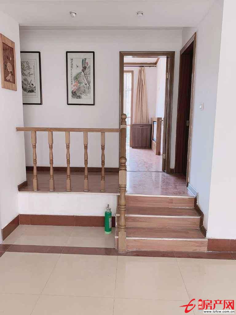 美明嘉苑西區三室兩廳兩衛南北通透三室朝陽客廳落地窗陽臺帶造型