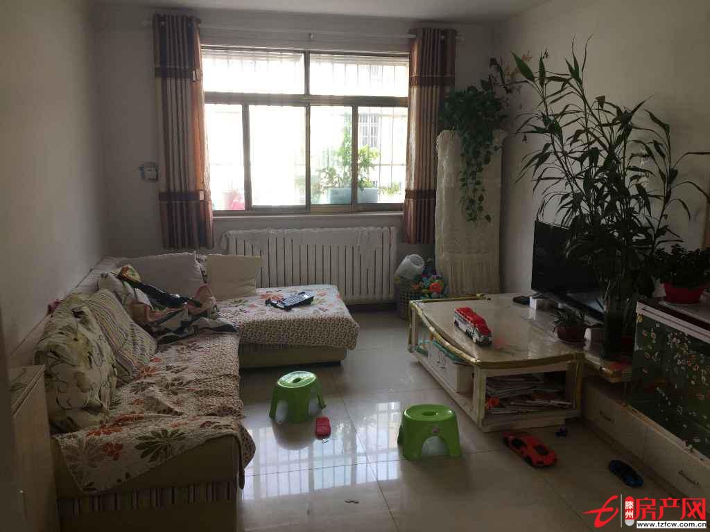 善南小區樓層戶型特別好樓前車位自帶儲藏室三室朝陽證滿五可貸款