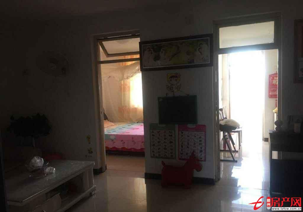 安居小區南北通透，位置優越，送地下室，采光良好