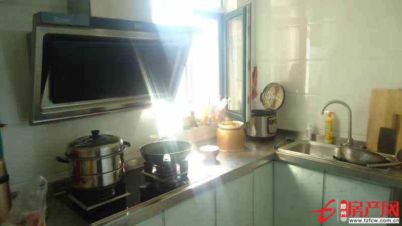 嘉譽商貿城三室兩廳精裝修南北通透中間樓層送儲藏室