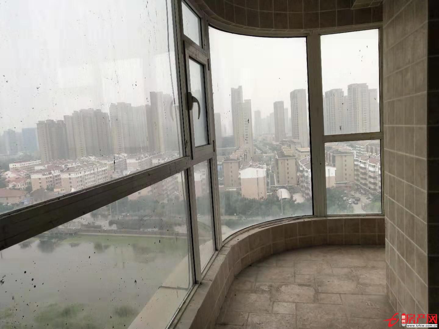 海上明月沿河好樓層，大三室，滿二年可貸款，無綁定，隨時看