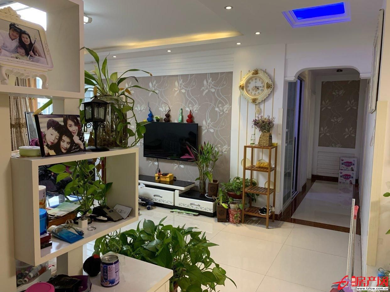 威尼斯一區送儲藏室精裝修直接可以入住新證配合貸款標準的學區房