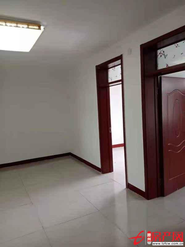 北安居小區多層頂樓精裝修送地下室三室一廳房產證滿五唯一