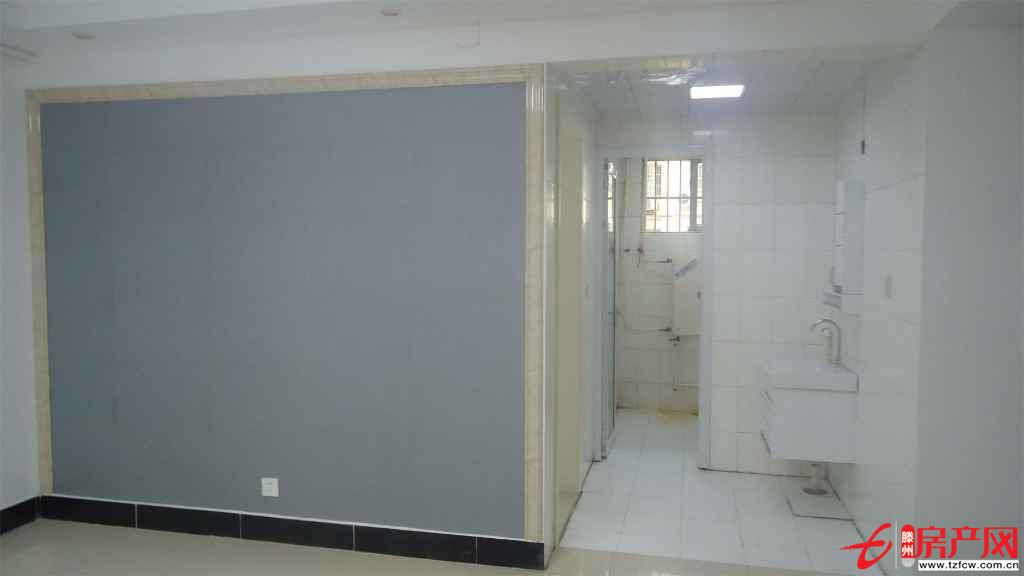 誠信花園三室一廳一衛精裝修戶型方正送儲藏室送兩個停車位交通便