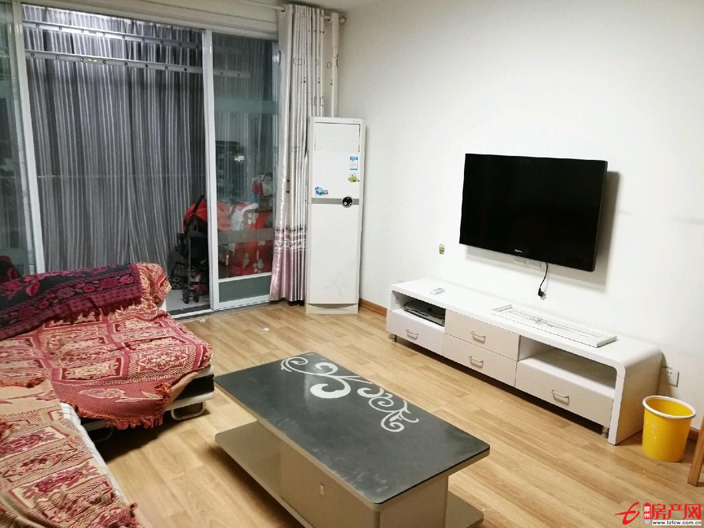 櫻花苑多層五樓三室兩廳一百平八十萬公攤少公共停車位