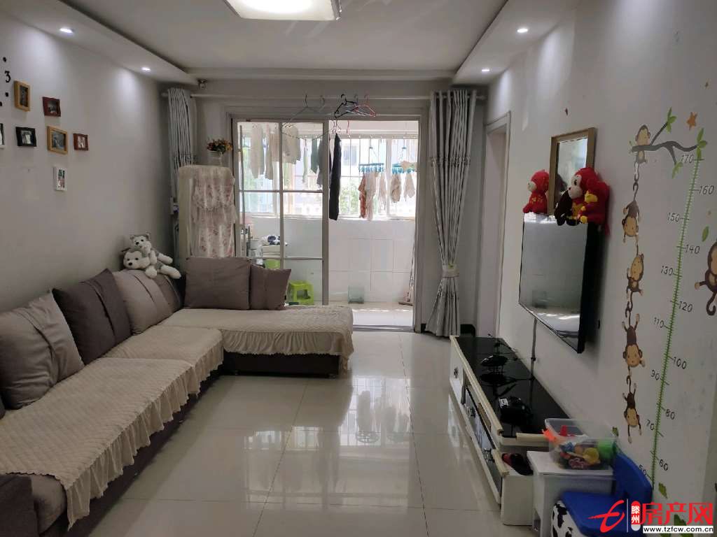 領秀城一樓相當于二樓，小高層，精裝，可貸款