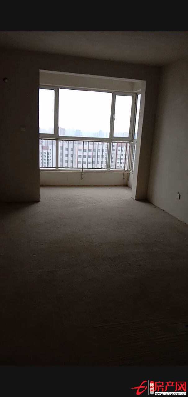 香舍水郡電梯洋房五樓，兩室一廳朝陽，可分期