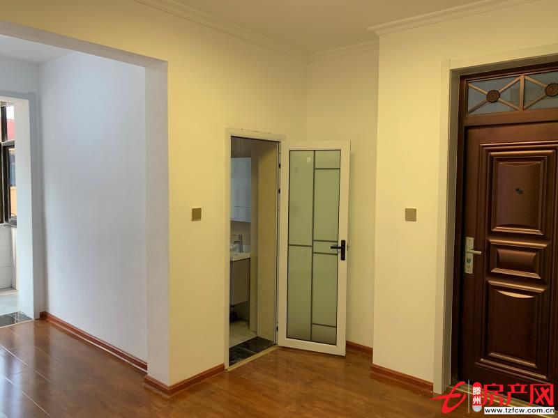 東谷家苑頂樓，北關小學對過，精裝，證滿五年可貸款