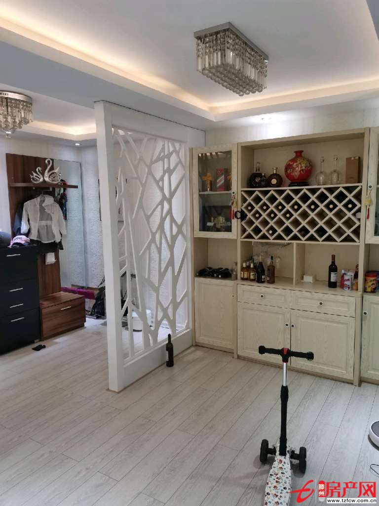 陽光麗景好樓層，精裝修，有證可以貸款。