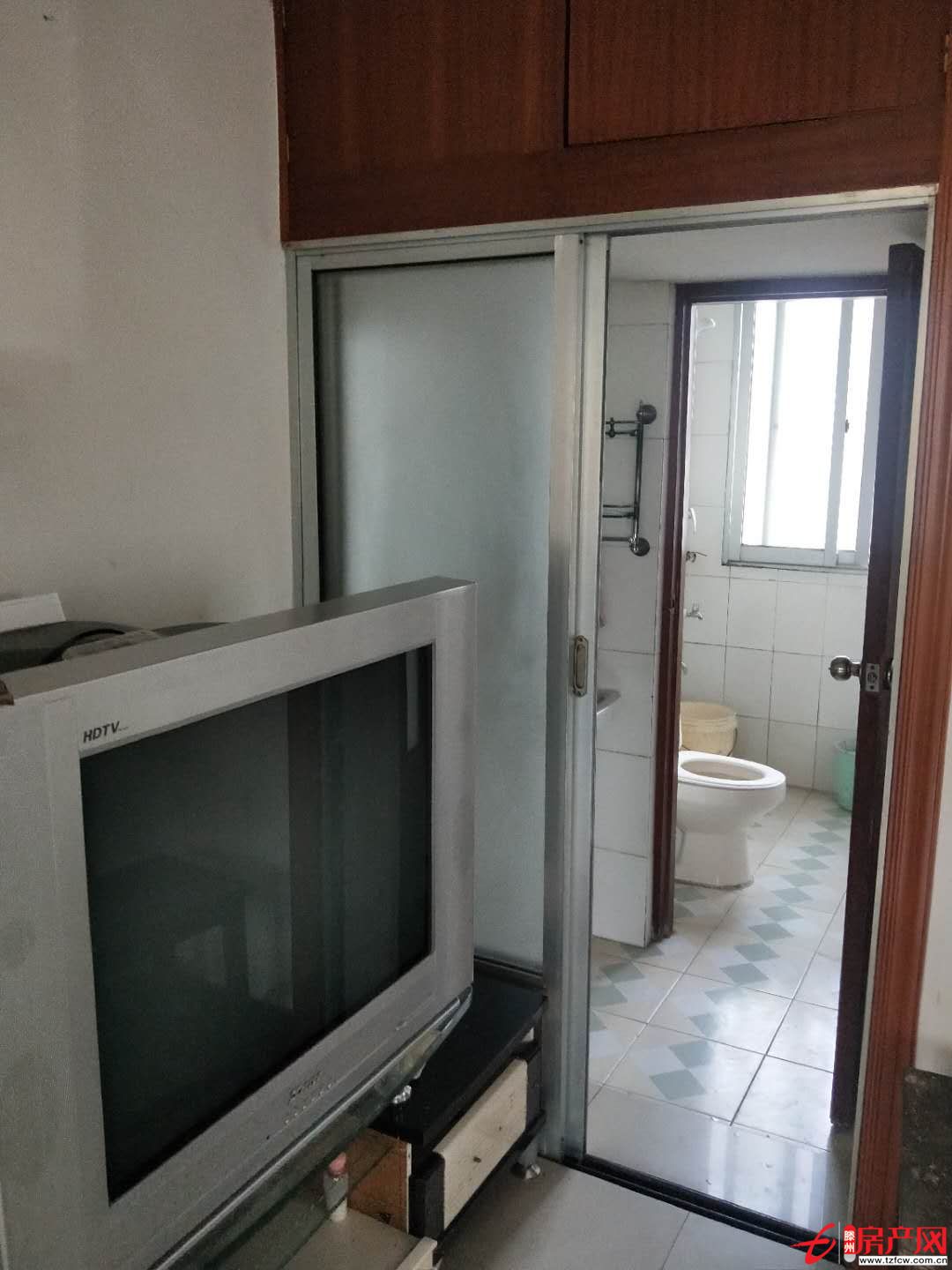 平等小區學區房，市中心，交通便利，可拎包入柱！