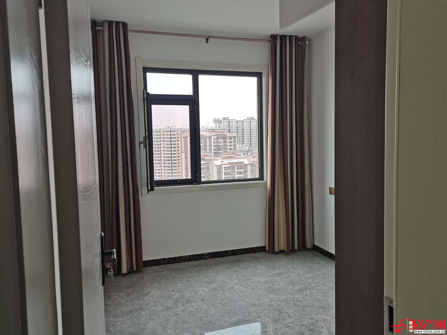 緹香郡，三室兩廳一廚兩衛，裝修齊全，非誠勿擾