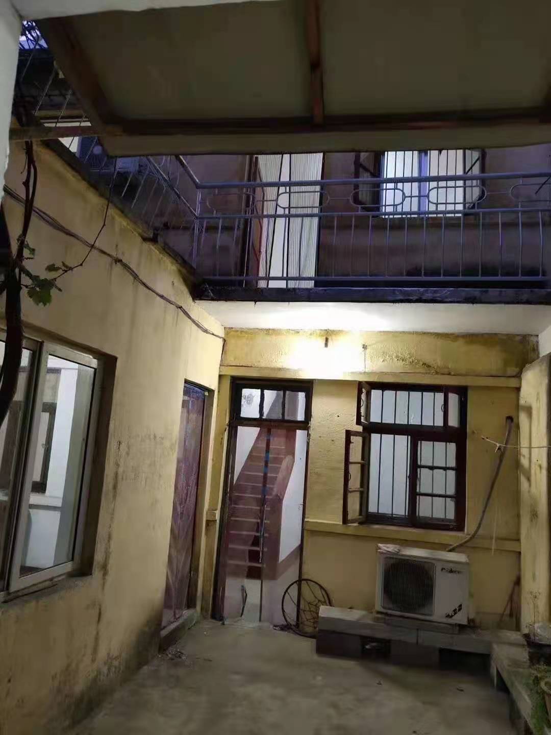 魯水宿舍對面獨院上下兩層普通裝修