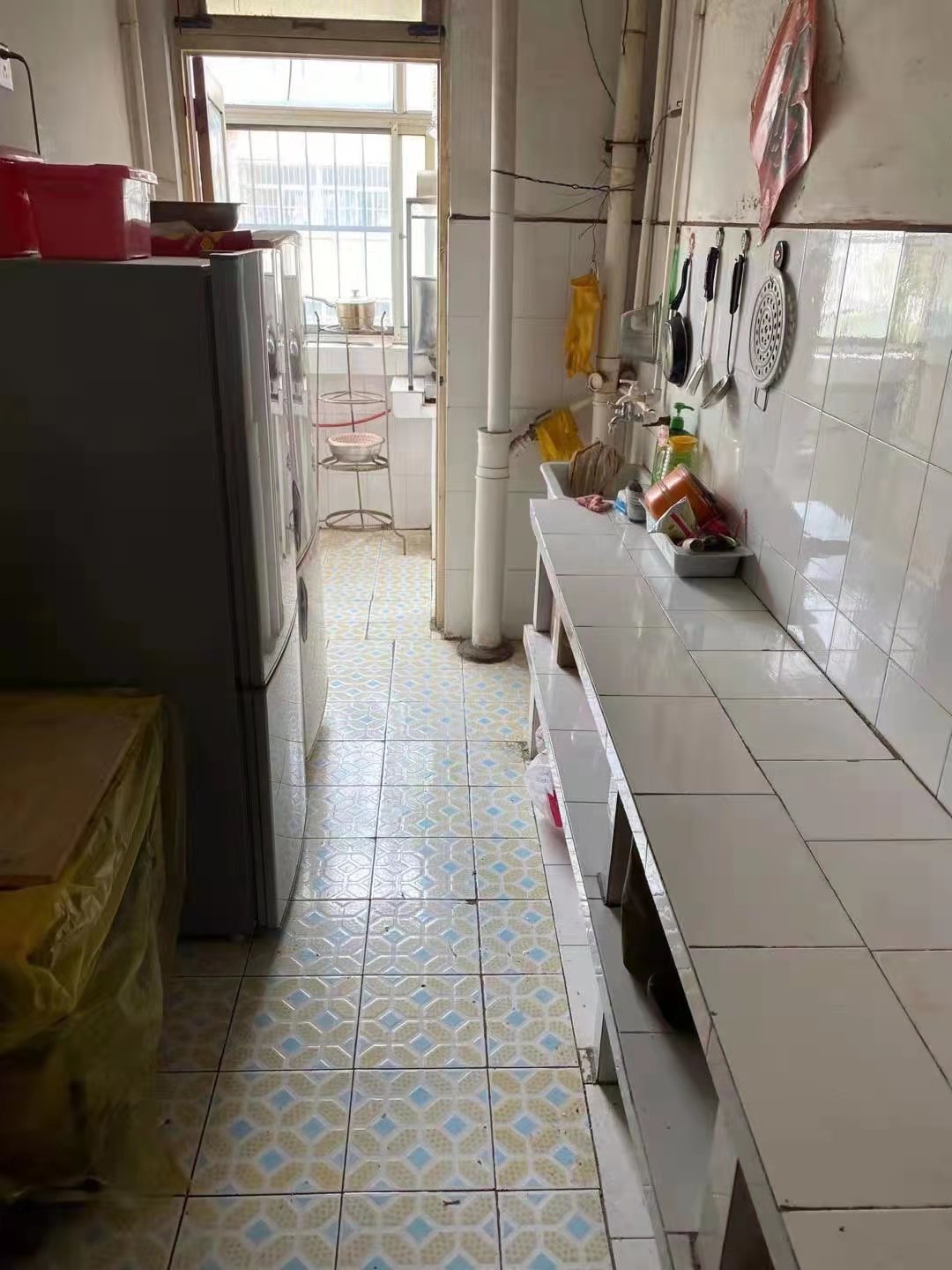 普通裝修3室1廳1衛86m21300元/月