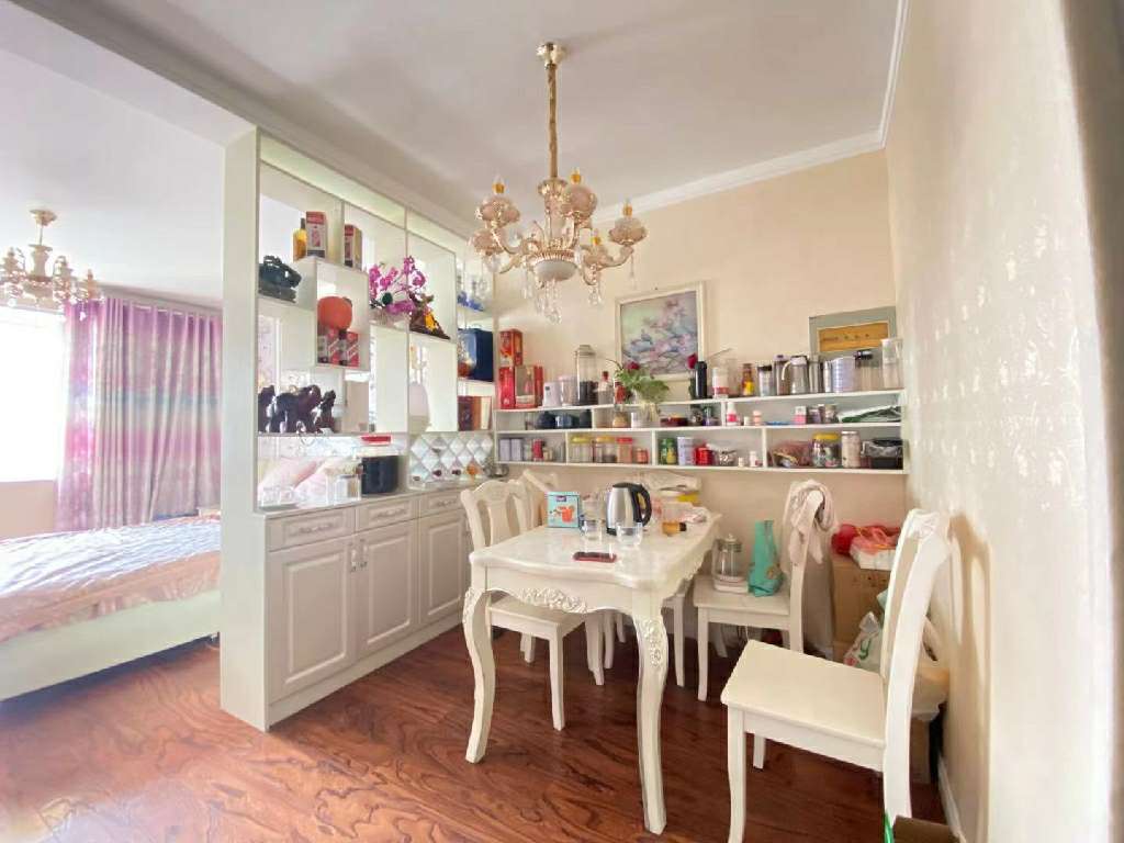 陽光國際好樓層精裝修1室1廳戶型方正朝南采光好住宅非公寓