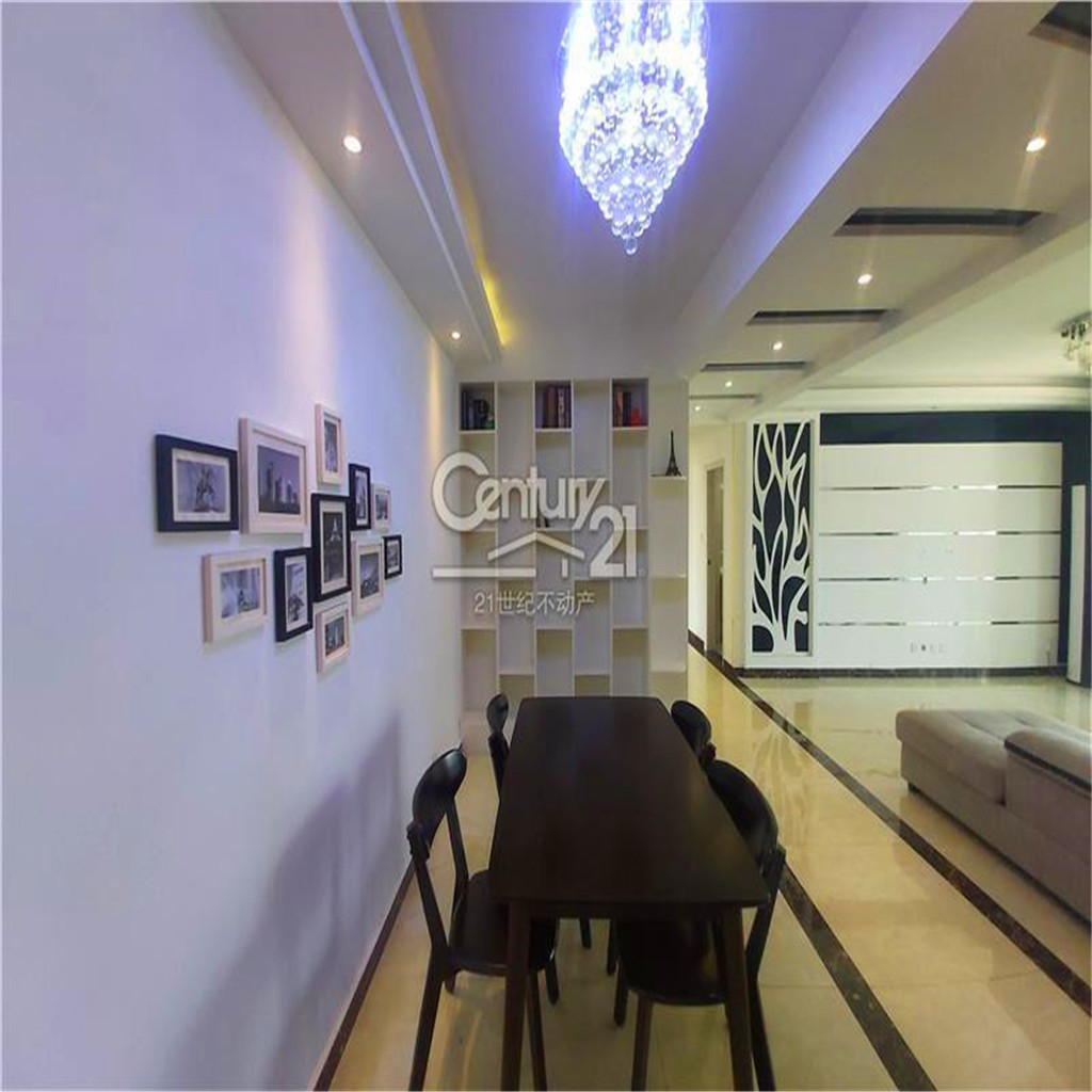 威尼斯精裝修3室2廳1衛134m2142萬元