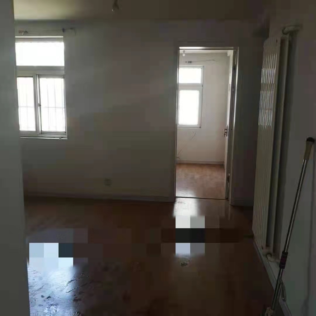 普通裝修3室1廳1衛82m290萬元