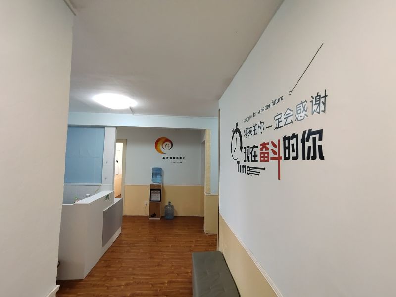 遠航國際出租普通裝修3室2廳2衛153m22200元/月