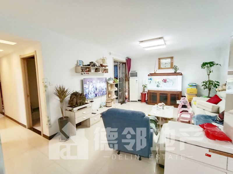 中央城B區，127平精裝修3室2廳1衛，中間層，滿2年，142萬元