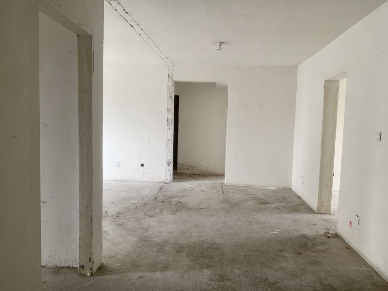 毛坯3室2廳2衛131.71m2149萬元