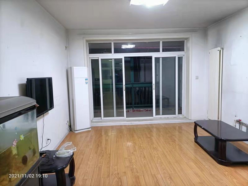 多層3室2廳2衛137m22000元/月